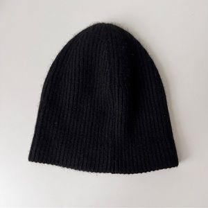 Everlane women’s cashmere beanie black